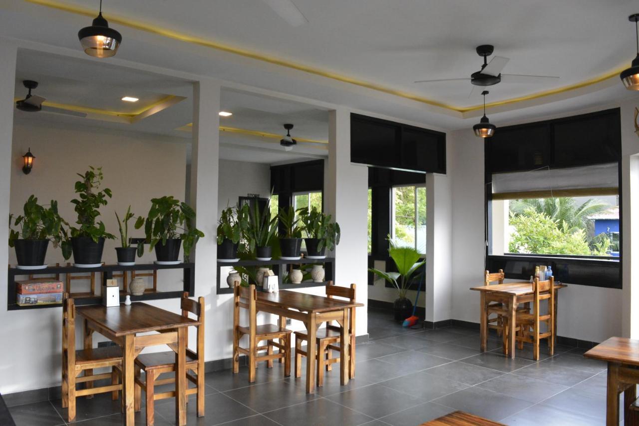 Infinity Dhiffushi Hotel Kültér fotó