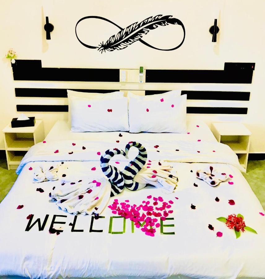 Infinity Dhiffushi Hotel Kültér fotó
