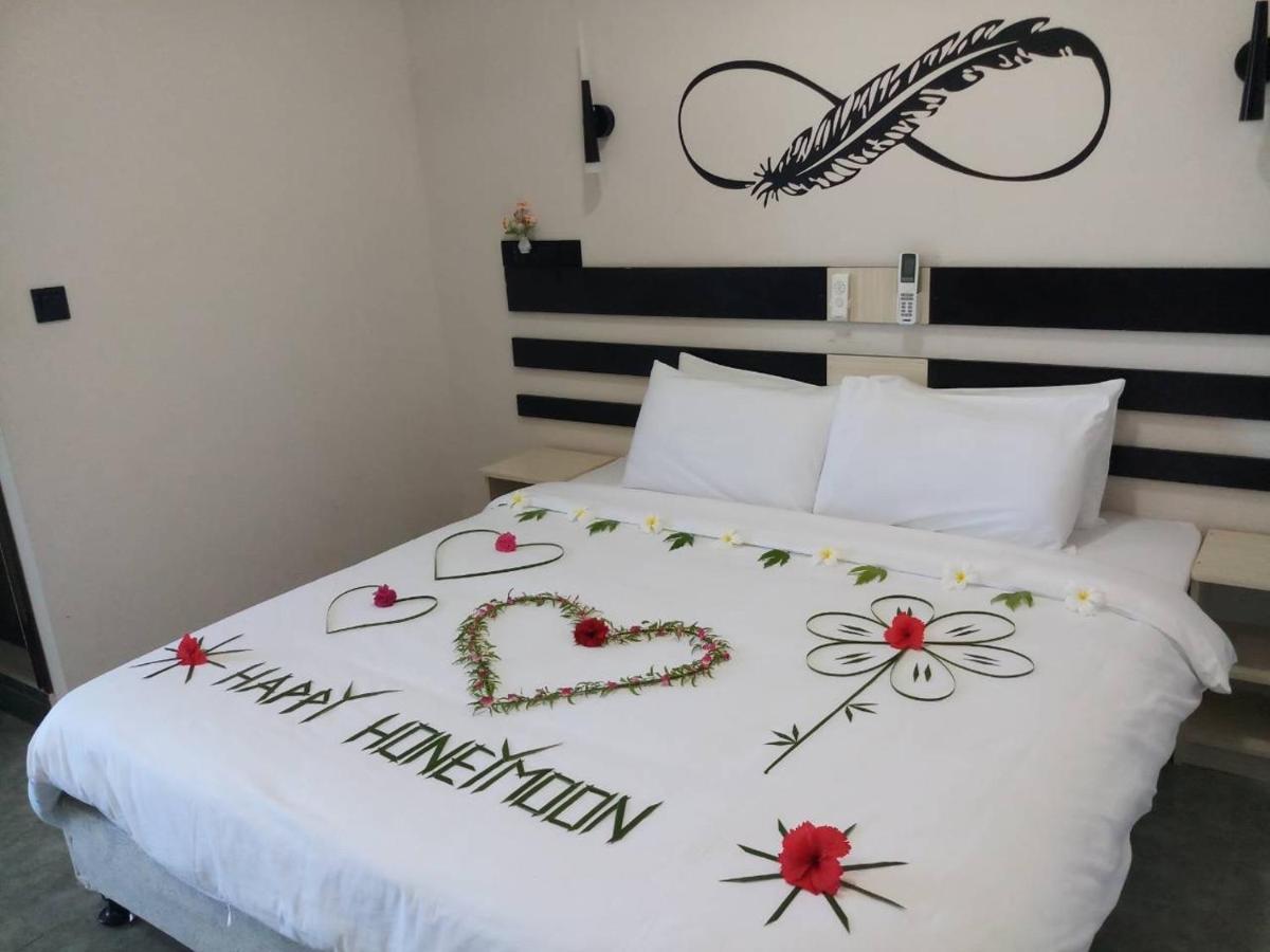 Infinity Dhiffushi Hotel Kültér fotó