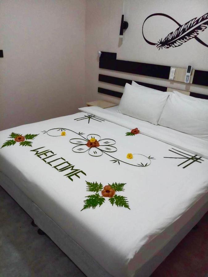 Infinity Dhiffushi Hotel Kültér fotó