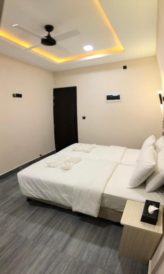 Infinity Dhiffushi Hotel Kültér fotó