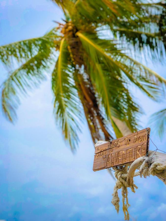 Infinity Dhiffushi Hotel Kültér fotó