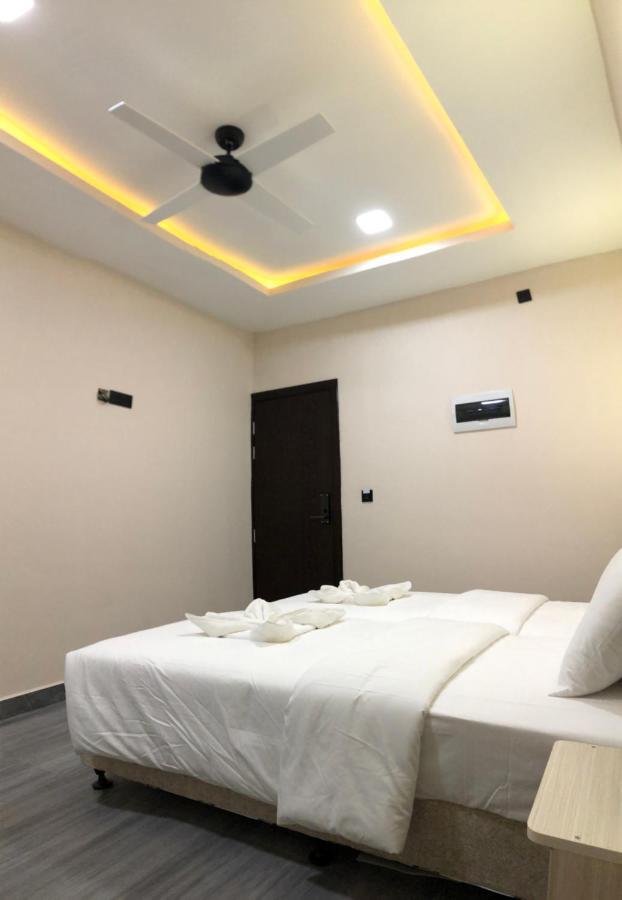 Infinity Dhiffushi Hotel Kültér fotó